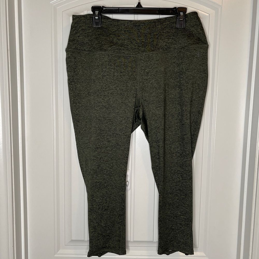 Torrid Capri Length Workout Leggings